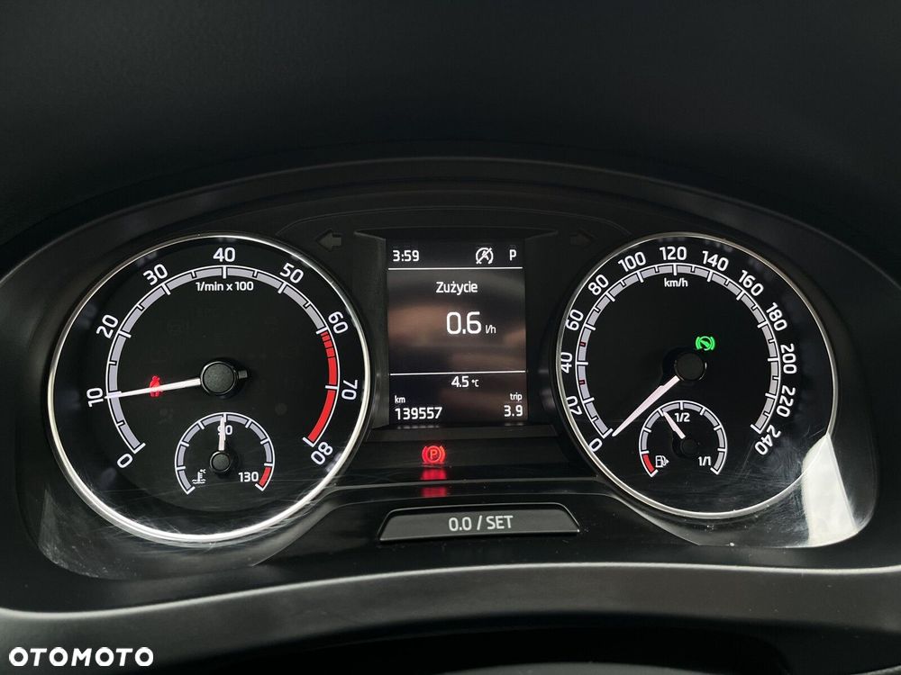 Skoda RAPID 1.0 TSI Ambition DSG - 18