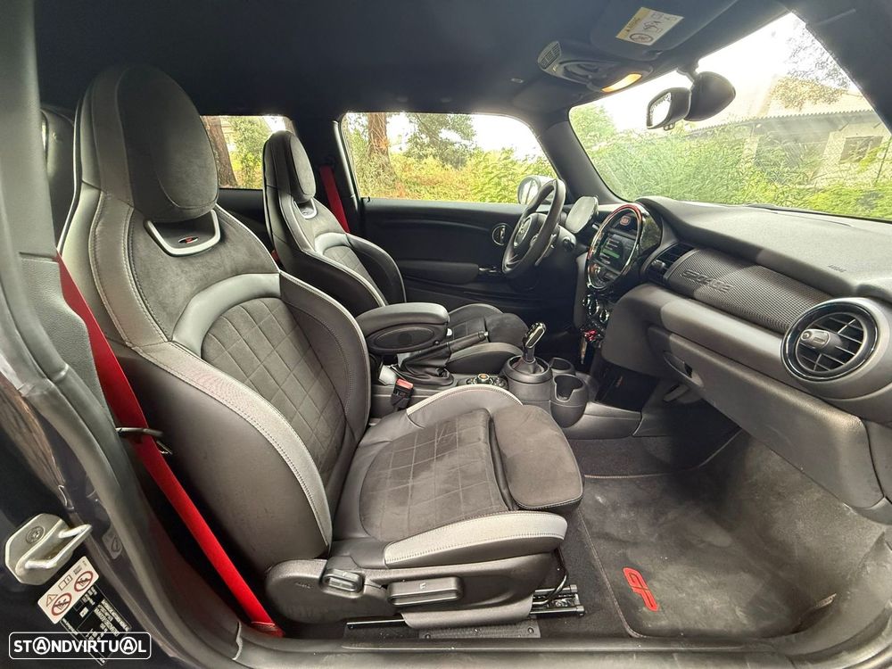 MINI 3 Portas John Cooper Works GP Aut. - 31