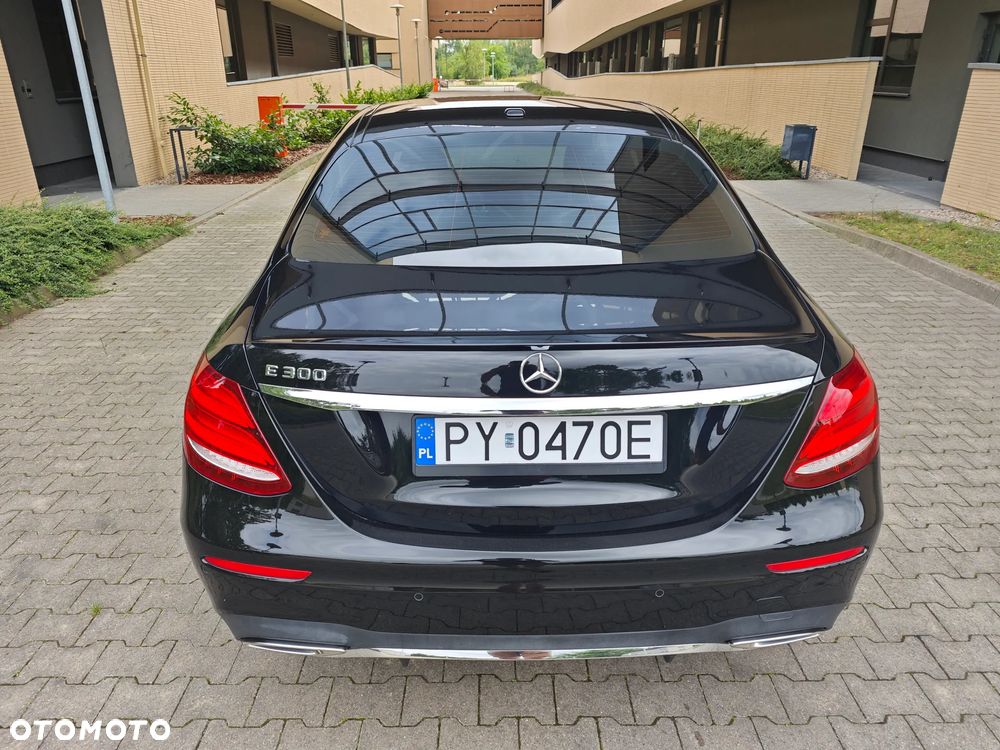 Mercedes-Benz Klasa E 300 9G-TRONIC Avantgarde - 8