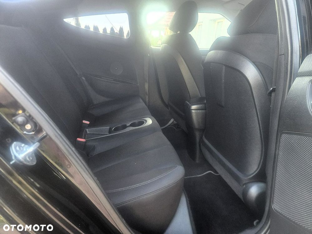 Hyundai Veloster - 35