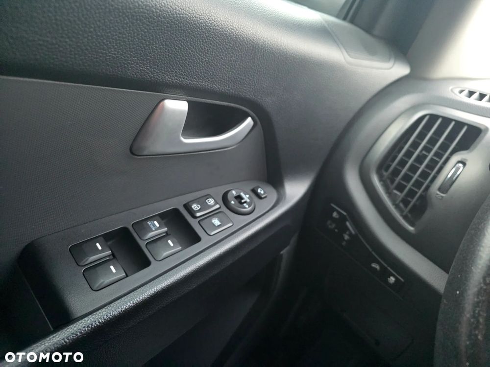 Kia Sportage 2.0 XL 2WD - 29