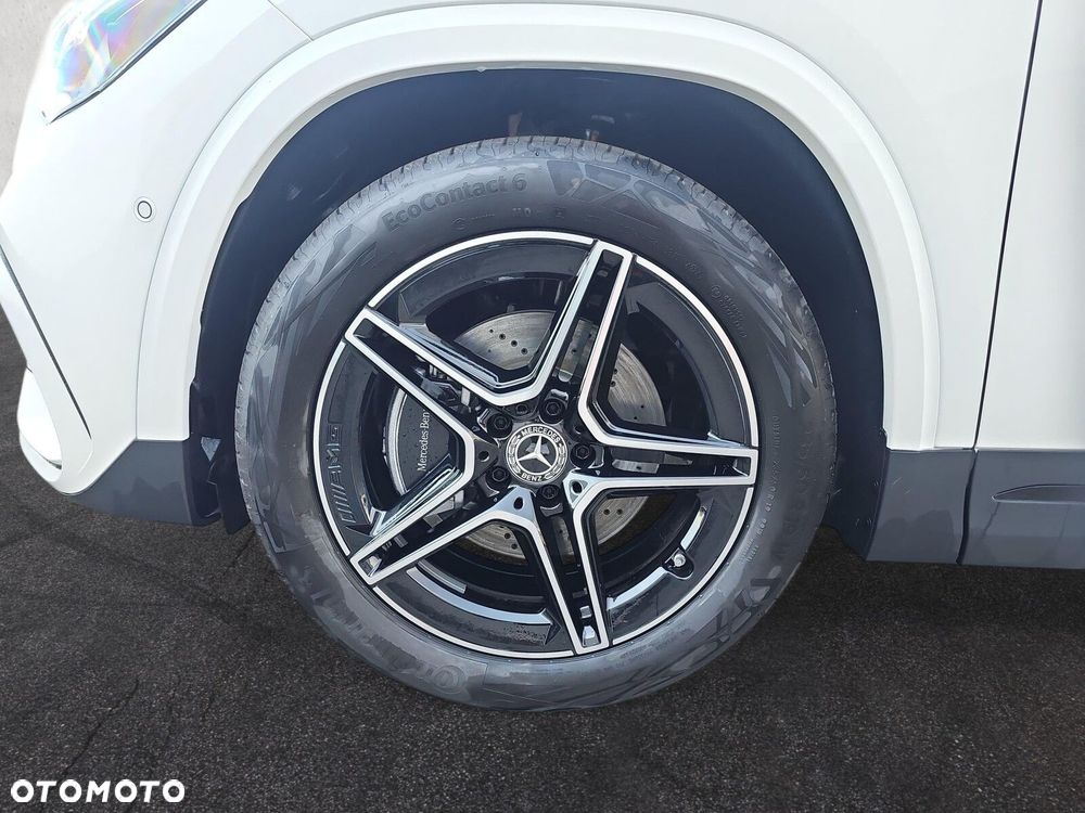 Mercedes-Benz GLA - 9