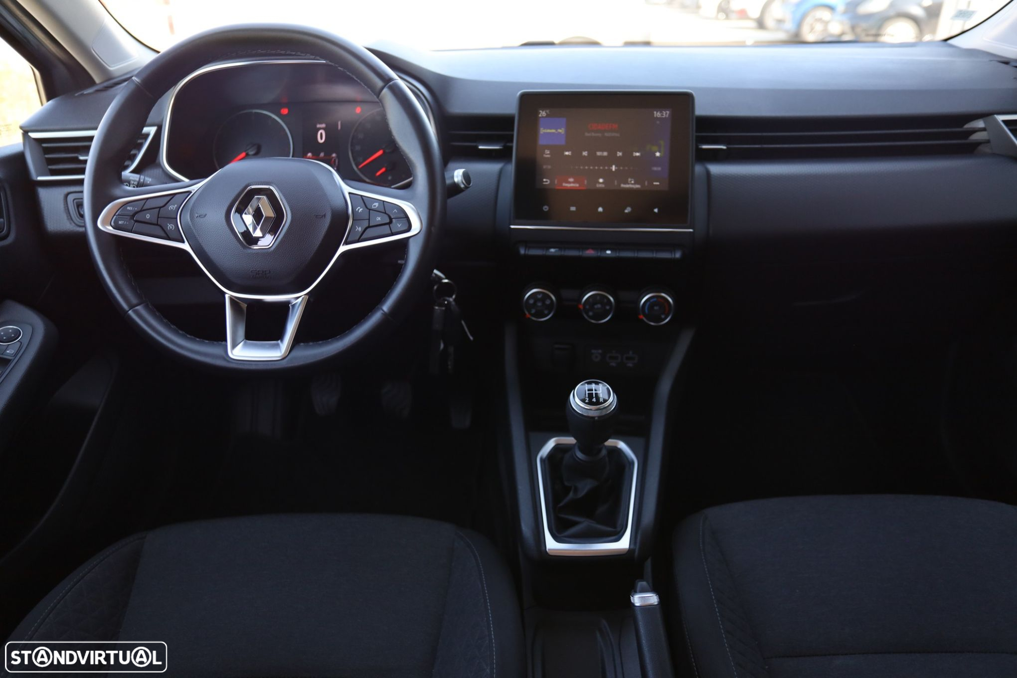 Renault Clio - 17