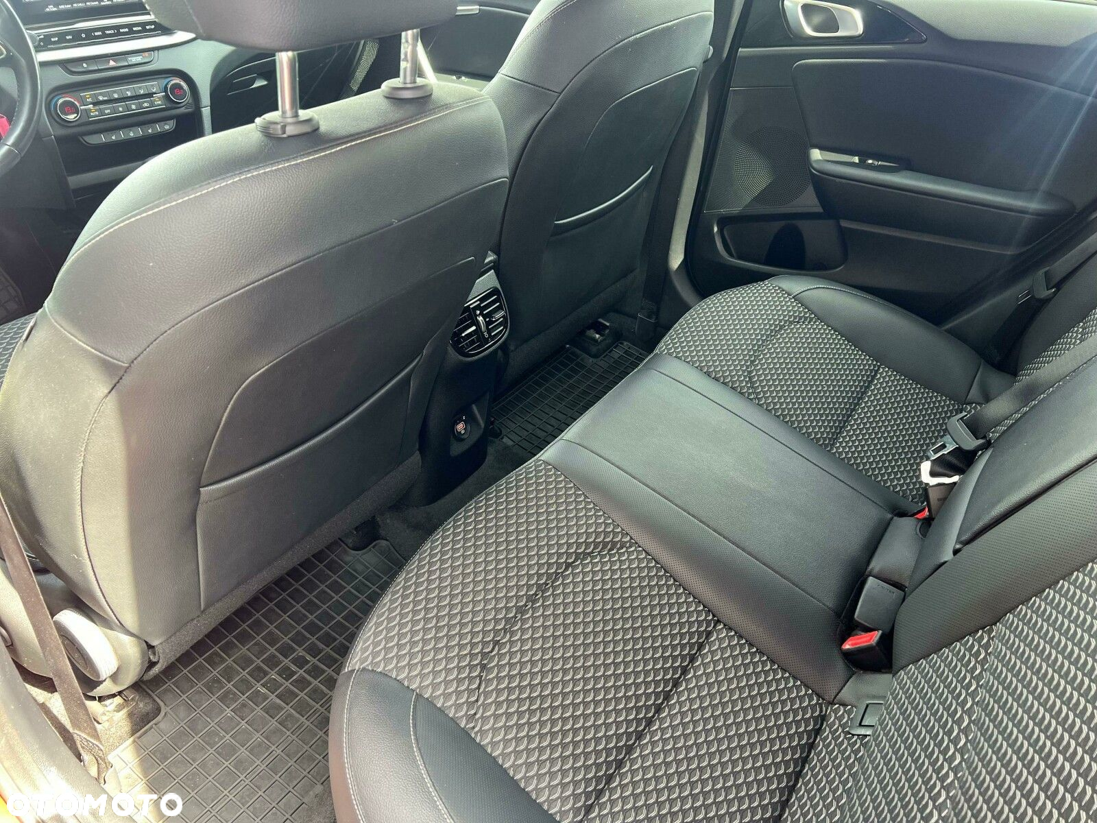 Kia Ceed - 23