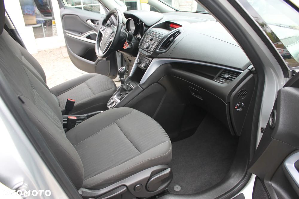 Opel Zafira - 17