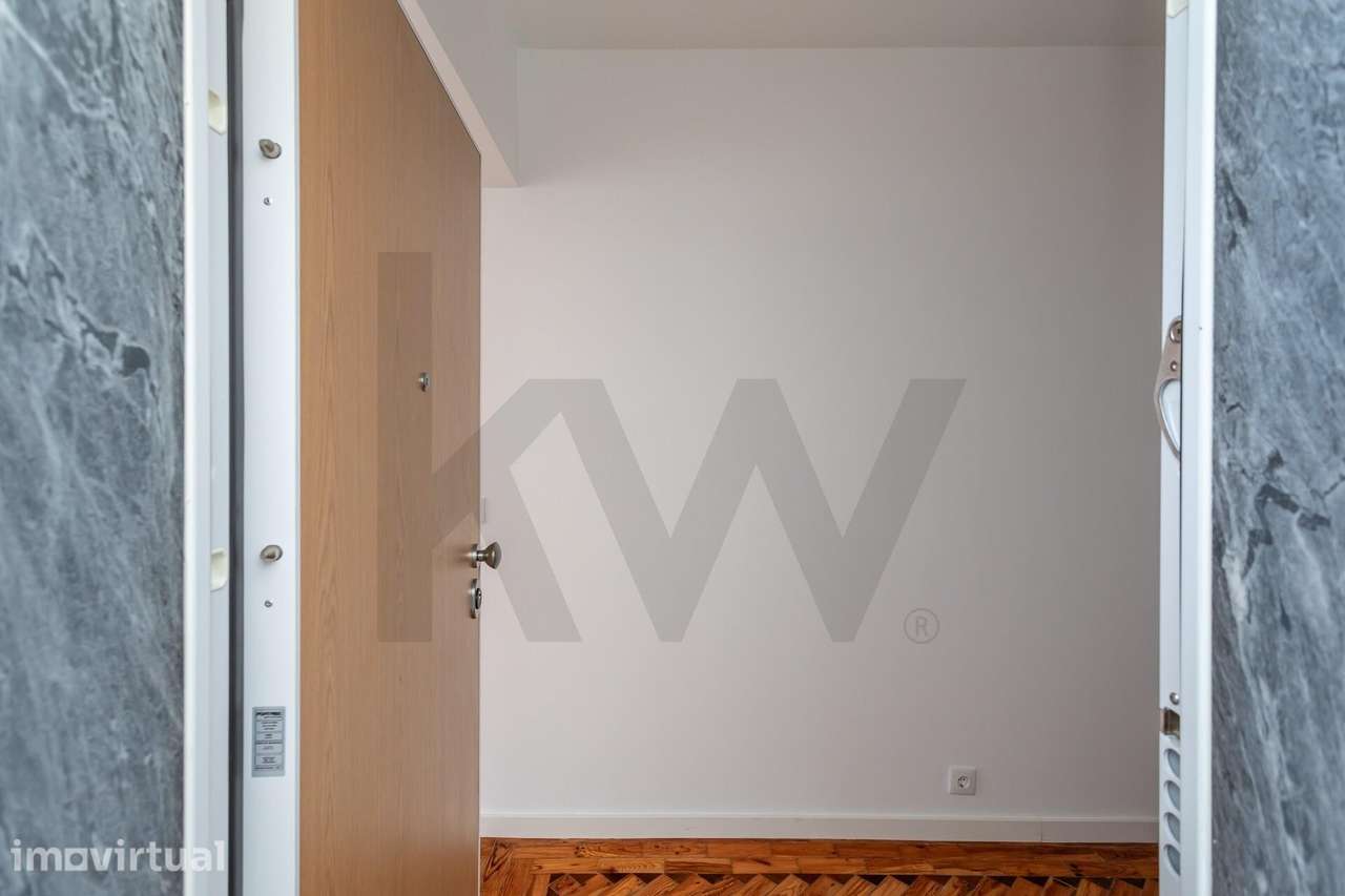 Luminoso Apartamento T1 na Lapa para Arrendar - Lisboa - Grande imagem: 3/30
