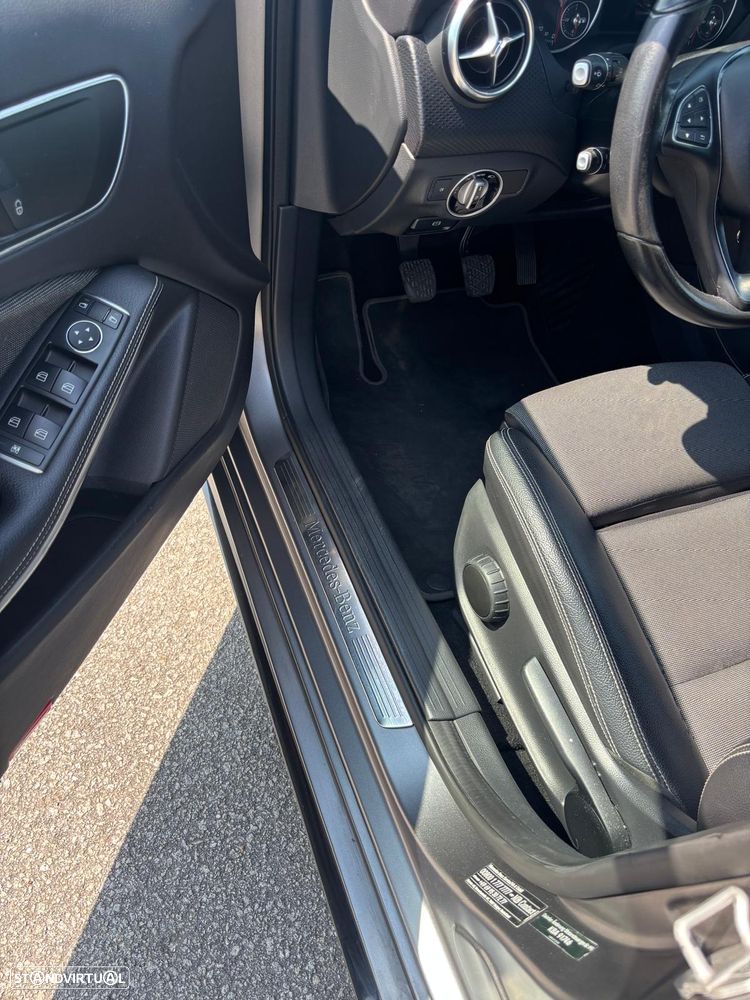Mercedes-Benz A 200 d AMG Line - 5