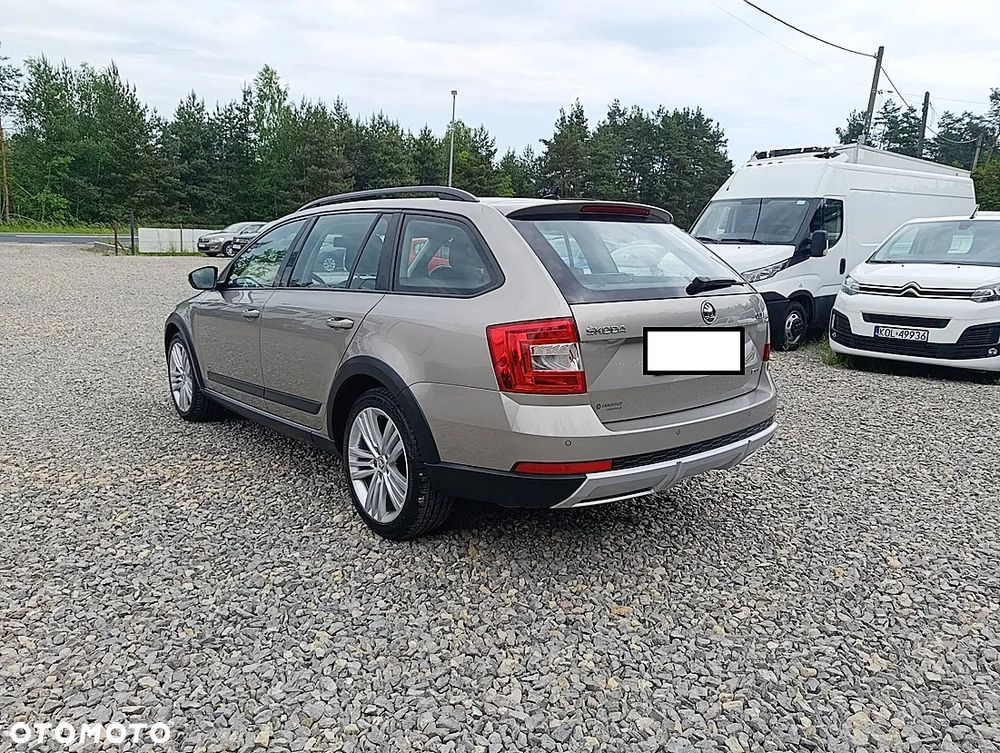 Skoda Octavia Scout 2.0 TDI 4x4 DSG - 17