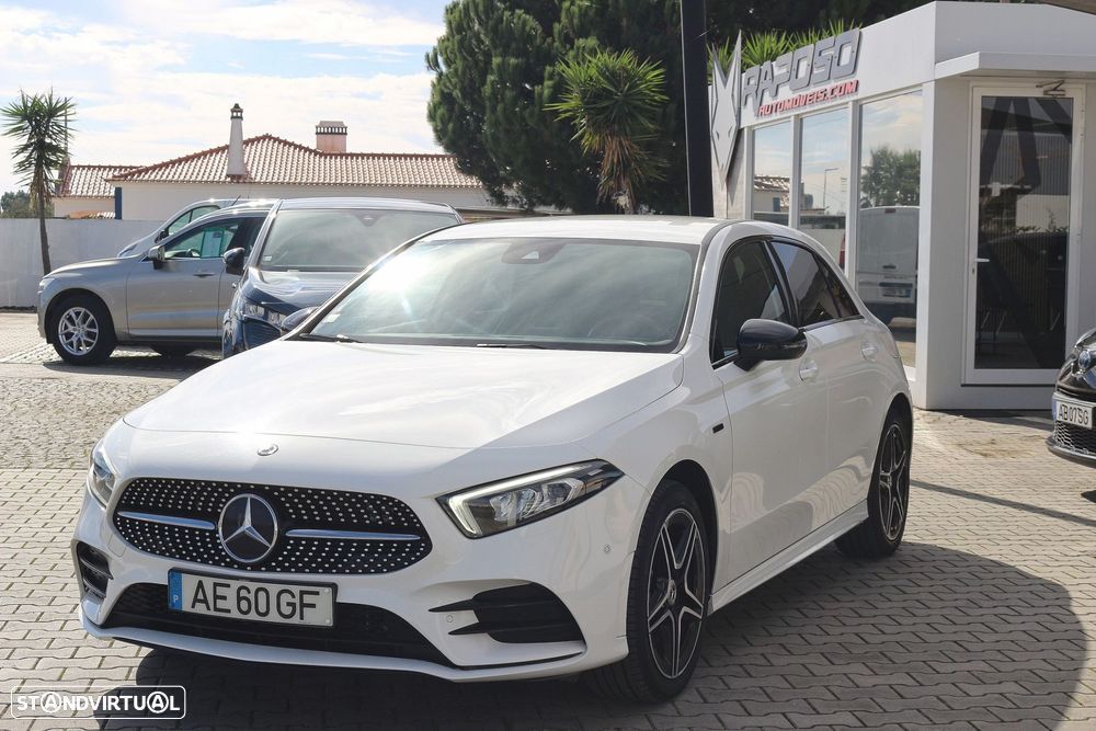 Mercedes-Benz A 250 e AMG Line - 12
