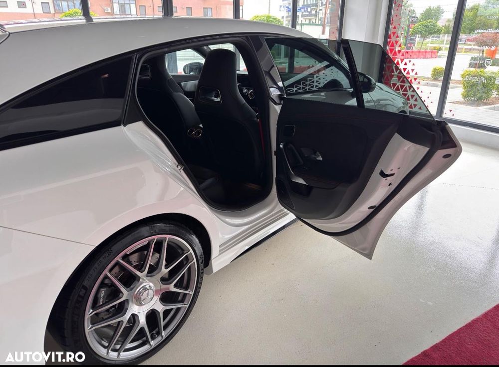 Mercedes-Benz CLA 45 AMG - 21