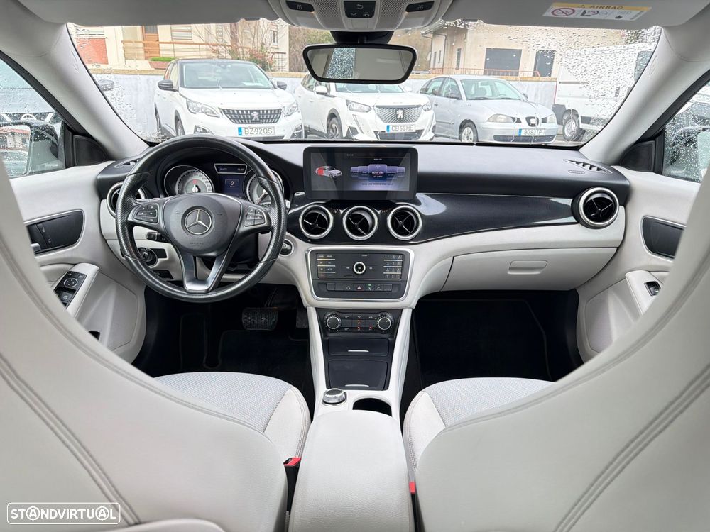 Mercedes-Benz CLA 180 CDI Urban Aut. - 29