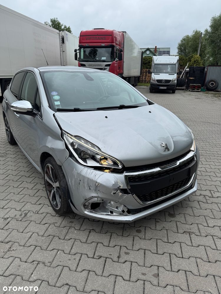 Peugeot 208 1.2 PureTech GPF Signature S&S - 3