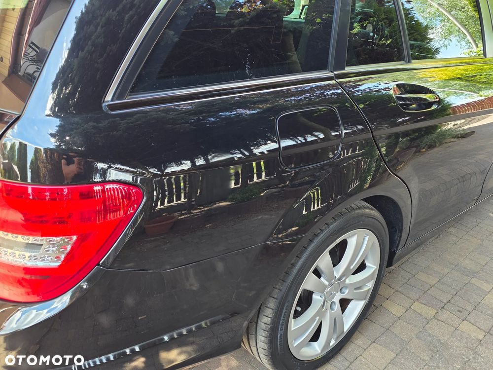 Mercedes-Benz Klasa C 180 BlueEFFICIENCY Elegance - 9