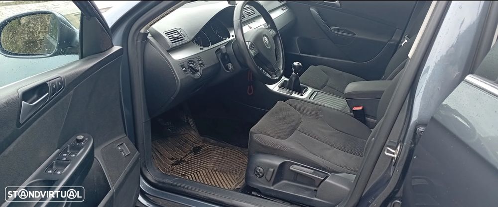 VW Passat Variant 2.0 TDi Confortline BM - 8