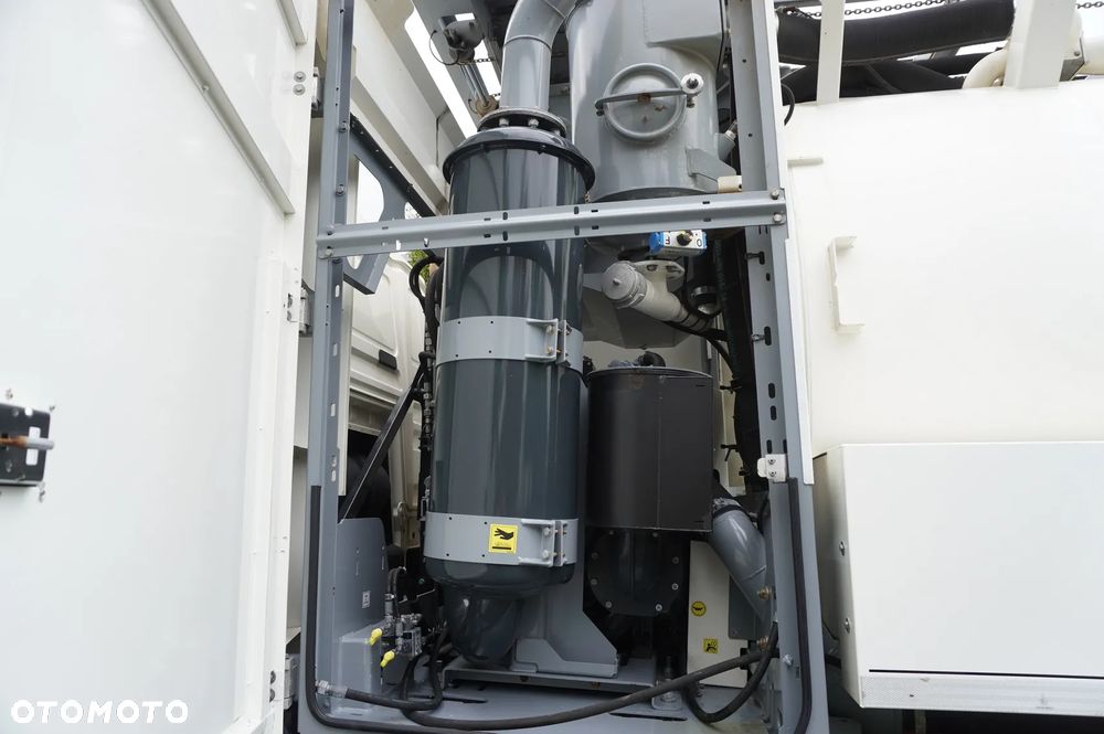 MAN TGS 26.360 E6 / Zabudowa WUKO Rivard 18 m3 / 180 tys. km / oś skrętna - 14