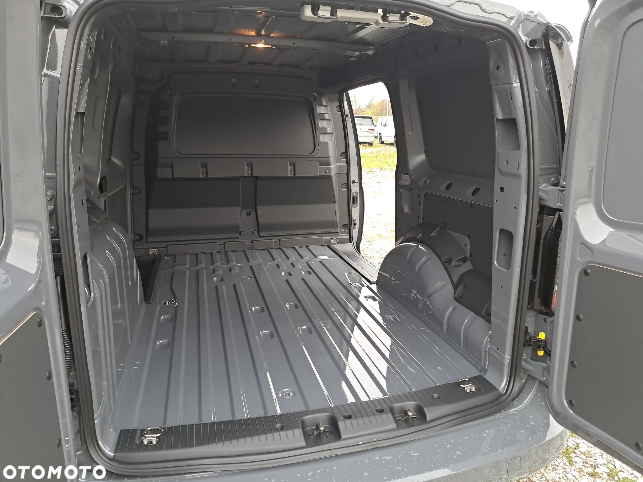 Volkswagen Caddy Cargo - 8