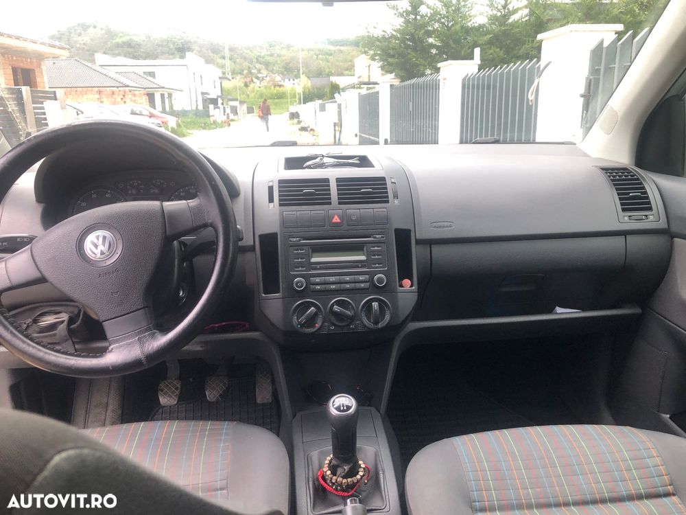 Volkswagen Polo 1.2 Attractive - 6