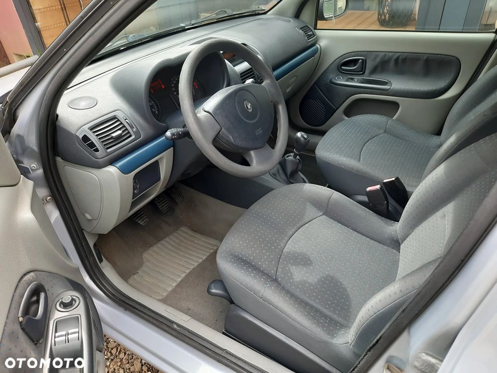Renault Clio 1.2 16V Confort Authentique - 8
