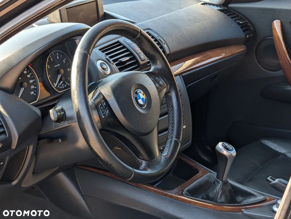 BMW Seria 1 120i - 20
