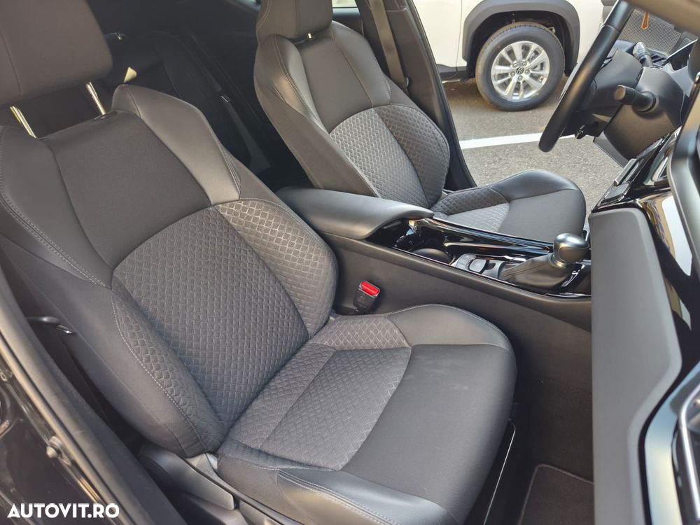 Toyota C-HR - 12