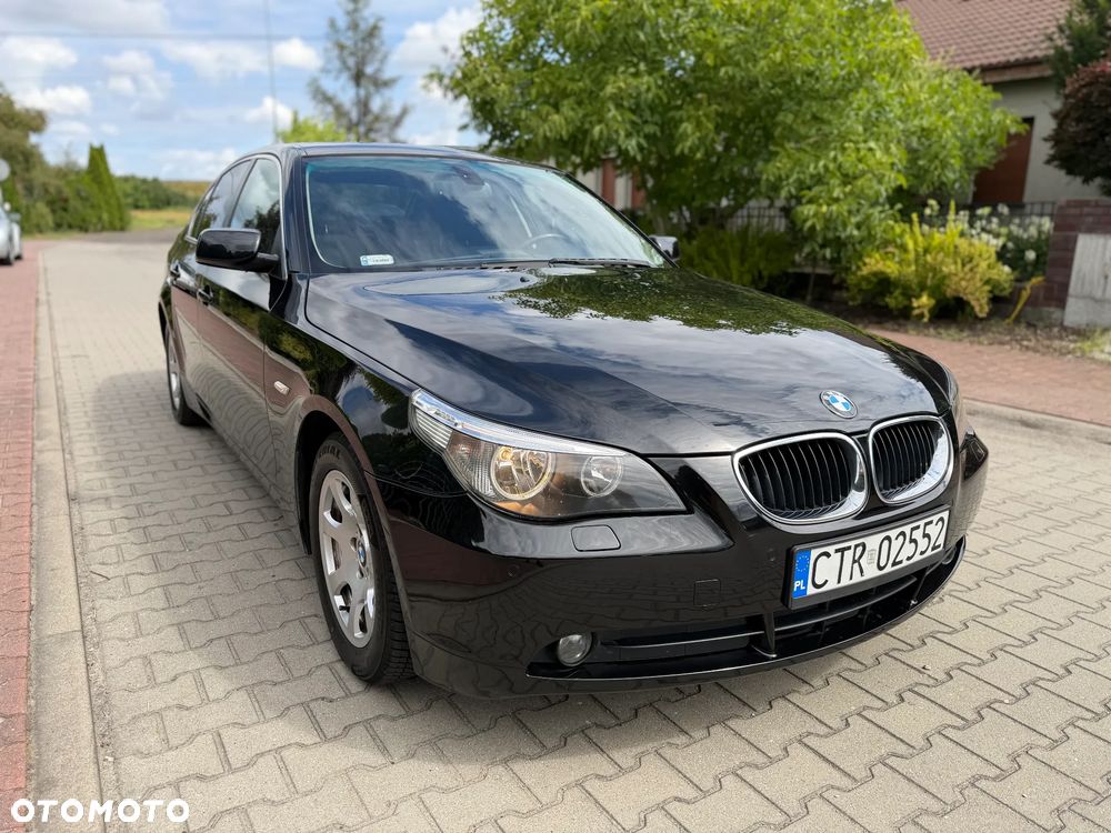BMW Seria 5 523i - 23