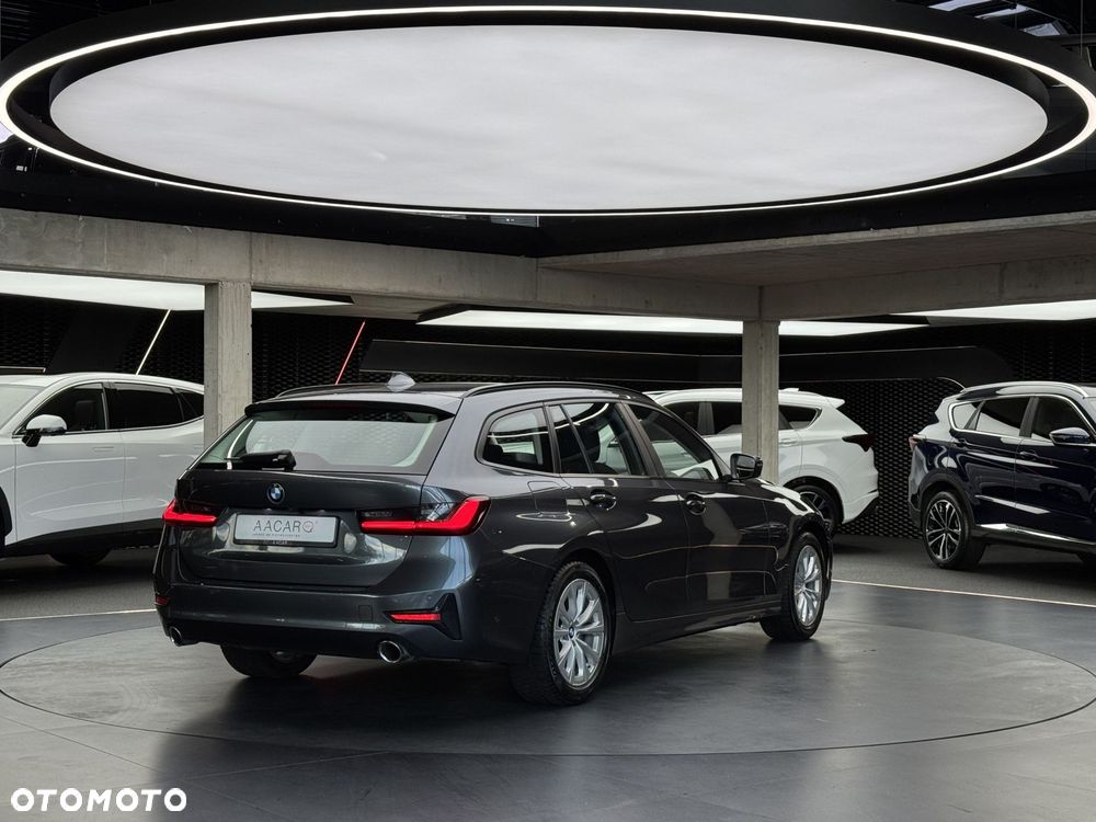 BMW Seria 3 318i - 6