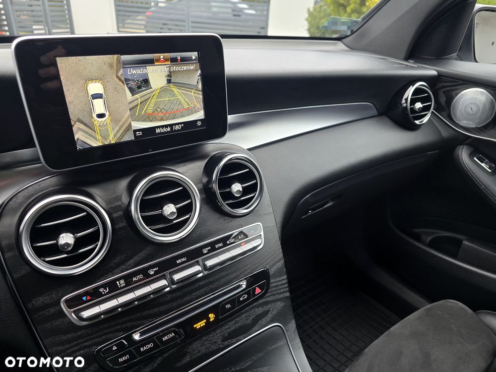 Mercedes-Benz GLC - 38
