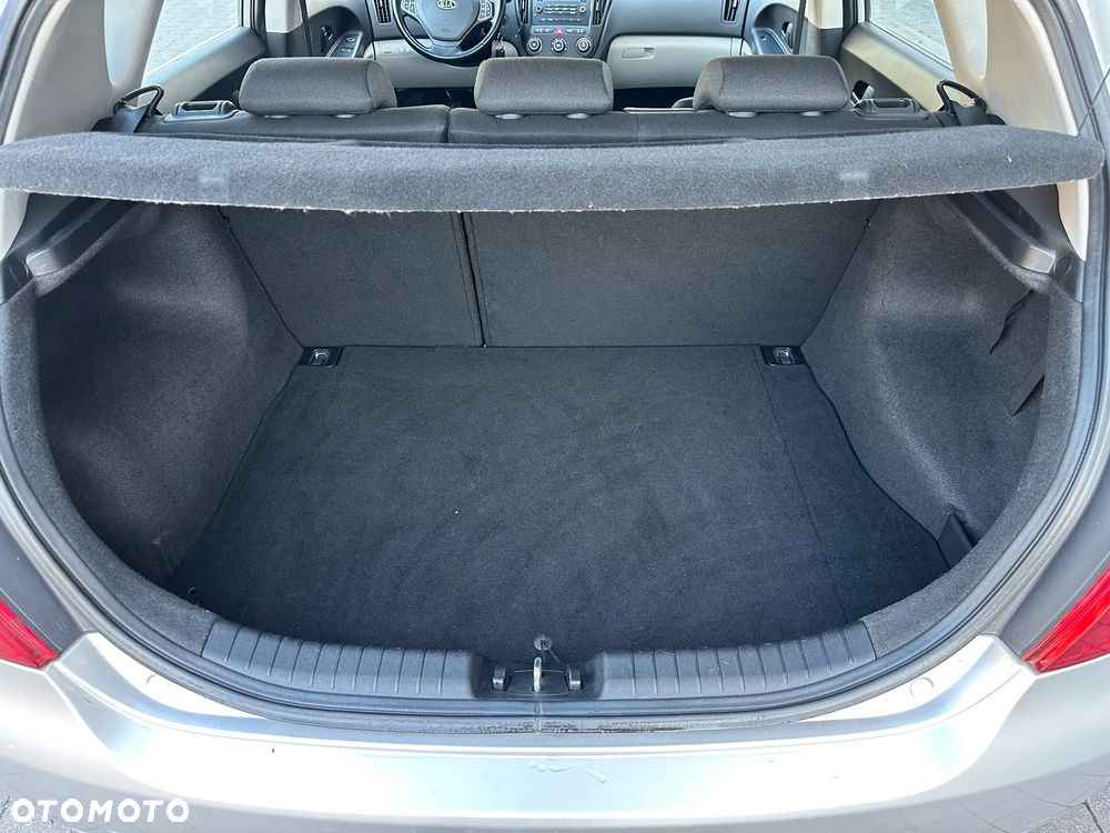 Kia Ceed - 31