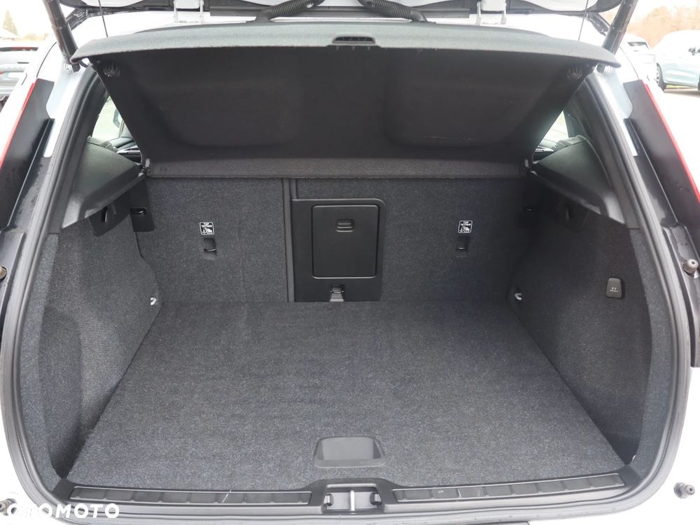 Volvo XC 40 T5 Plug-In Hybrid R-Design - 17