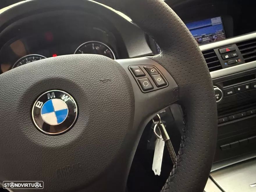 BMW 318 d Pack M - 29