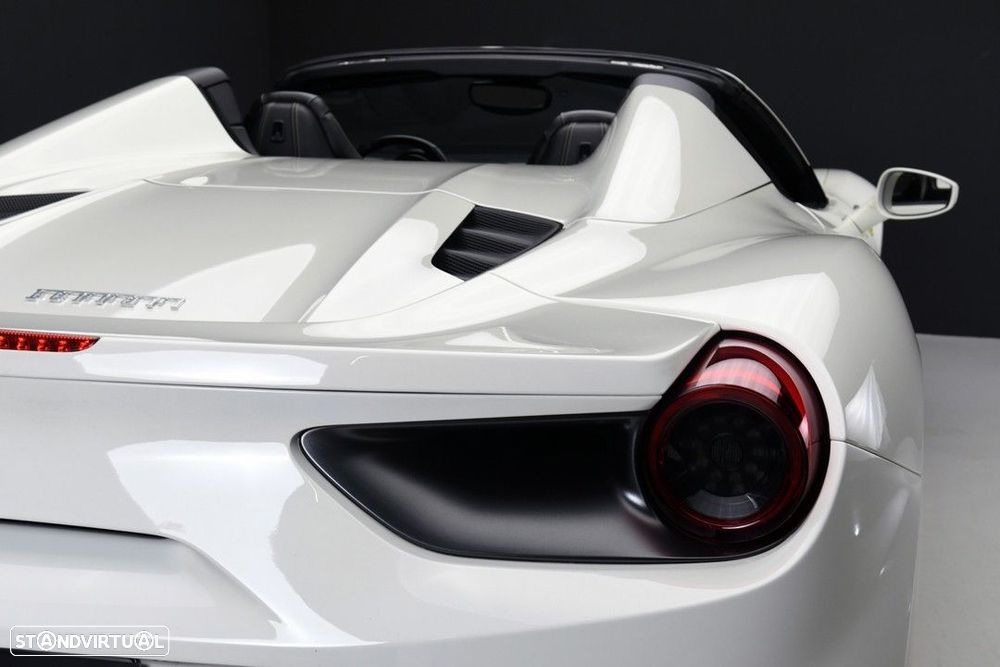 Ferrari 488 - 15