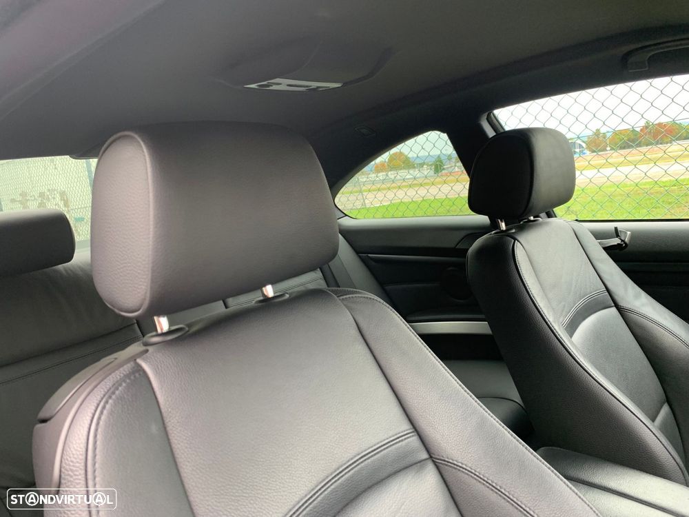 BMW 320 d Coupe Edição M - 40