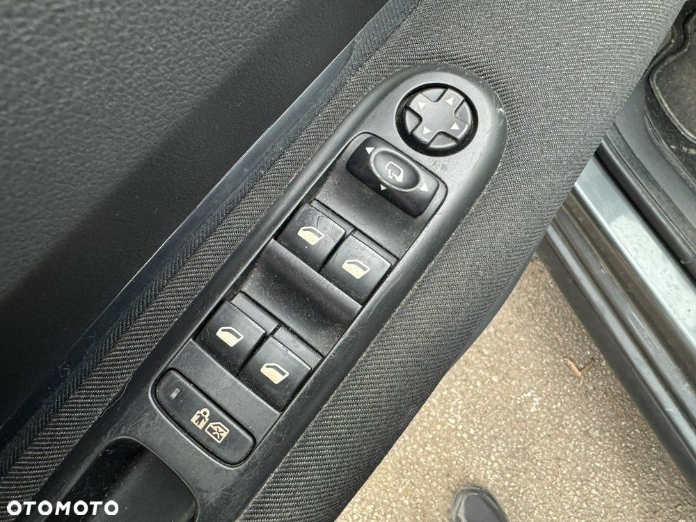 Peugeot 3008 1.6 Allure - 16