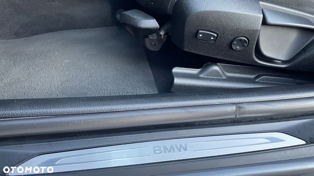 BMW Seria 3 320d Sport Line - 16