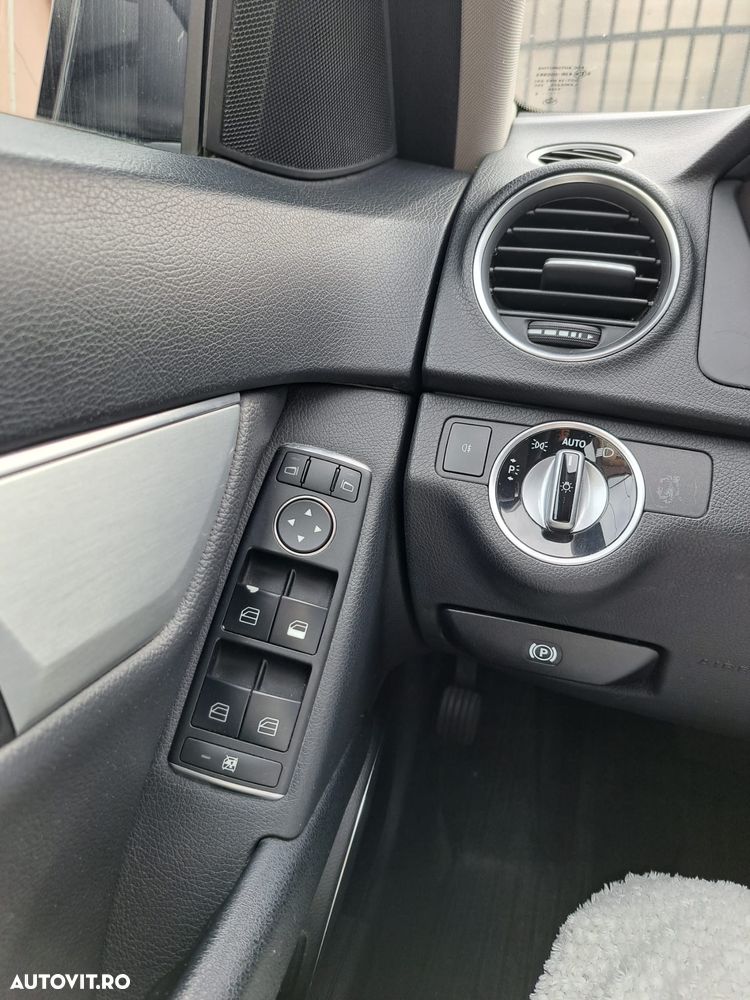 Mercedes-Benz C - 25