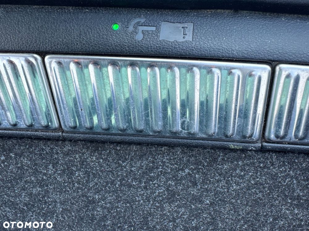 Skoda Superb 2.0 TDI 4x4 DSG L&K - 31