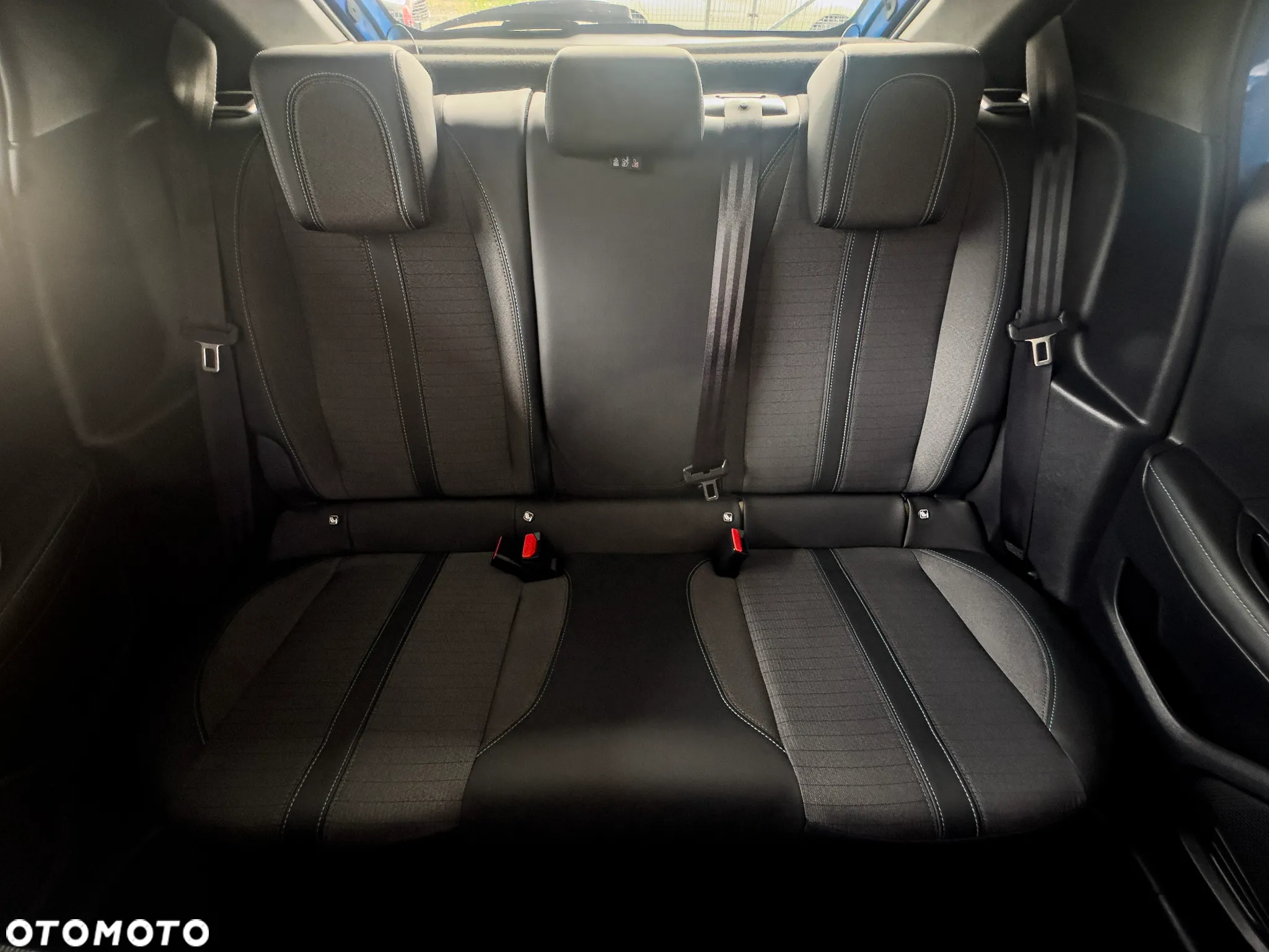 Peugeot 208 1.2 PureTech Allure Pack S&S EAT8 - 17