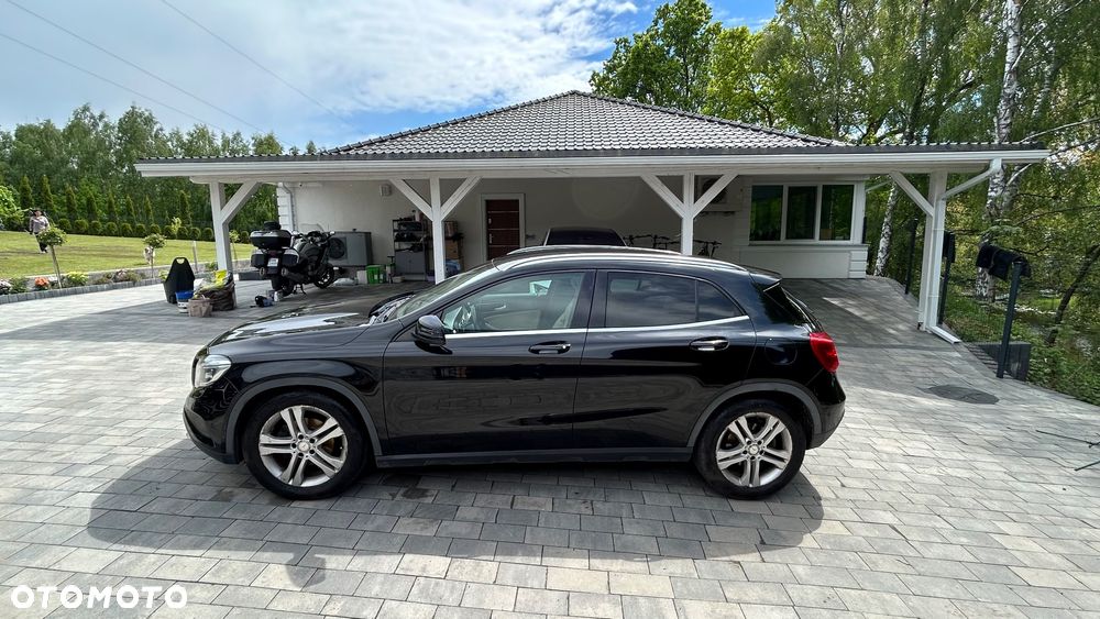 Mercedes-Benz GLA 200 7G-DCT - 8