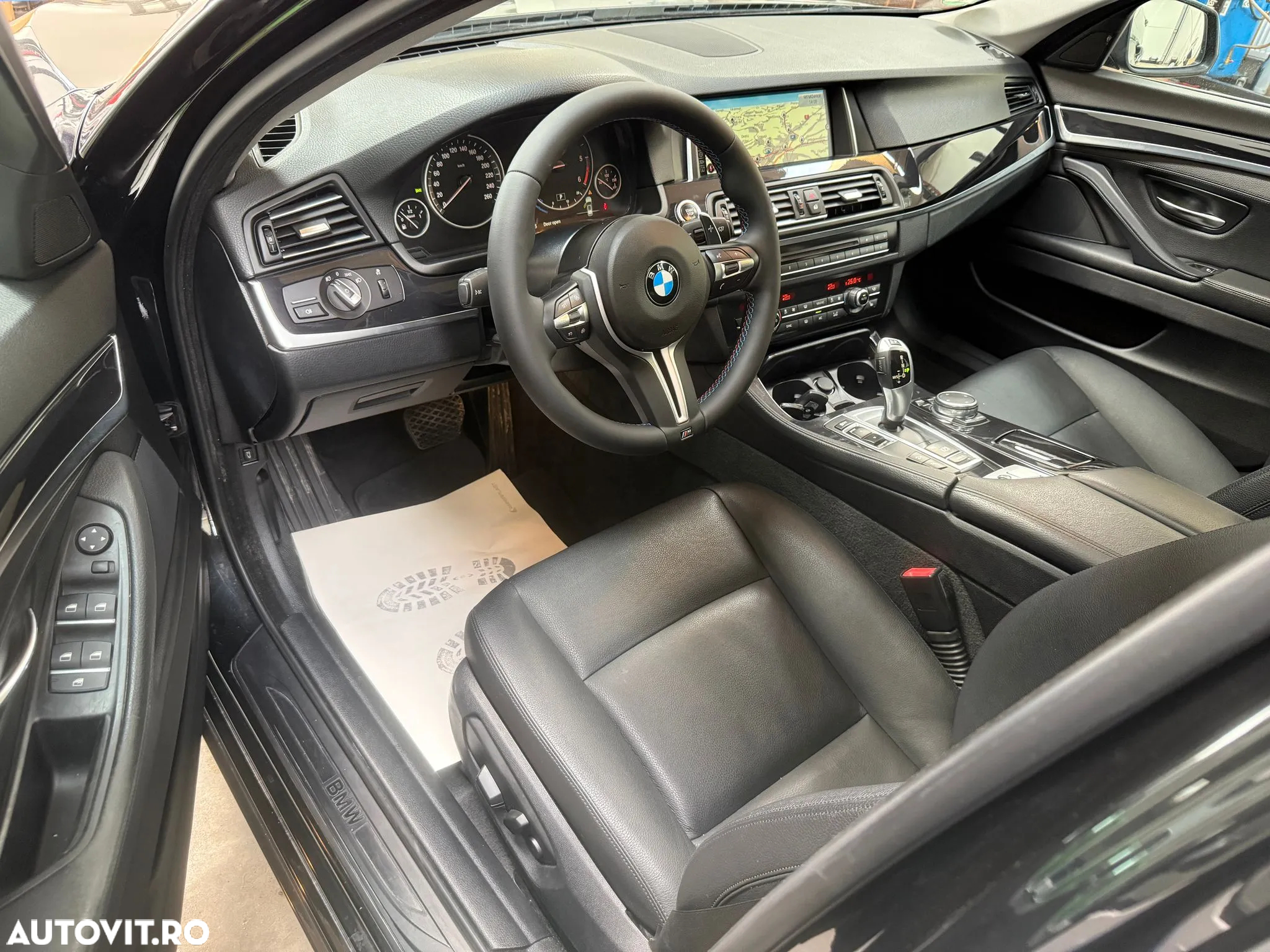 BMW Seria 5 520d xDrive Touring Aut. Luxury Line - 11