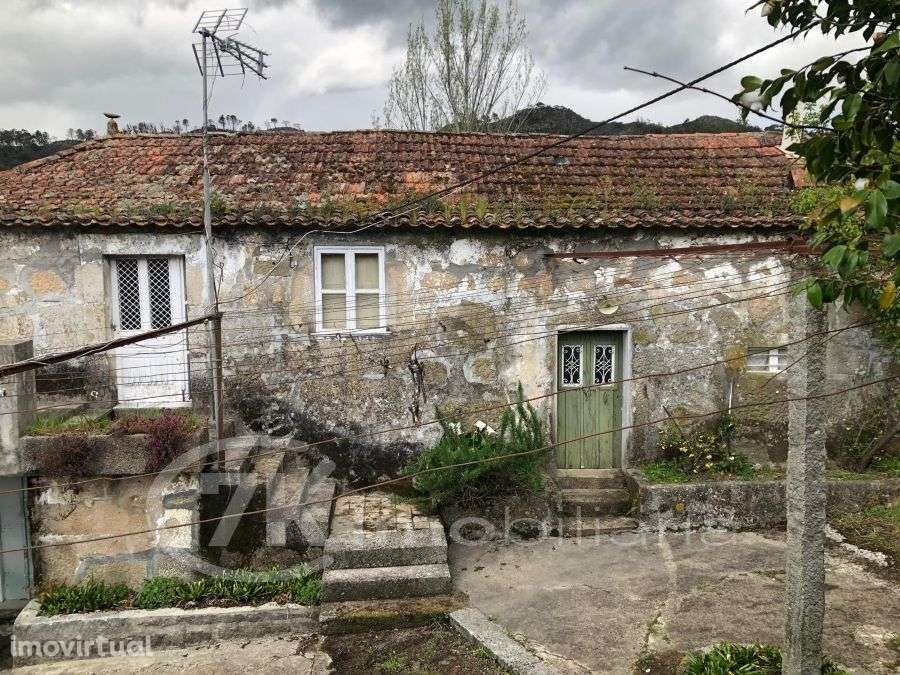 Propriedade em Vila Boa do Bispo - Grande imagem: 3/22