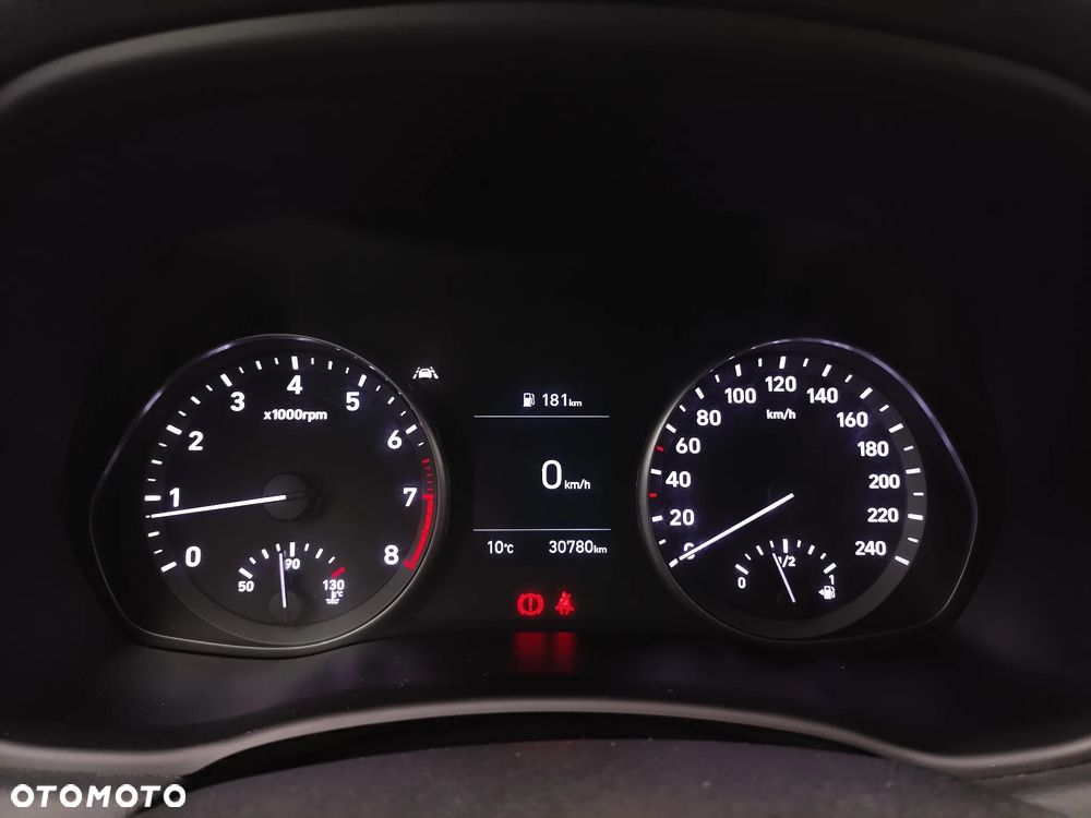 Hyundai i30 1.5 DPI Classic + - 7