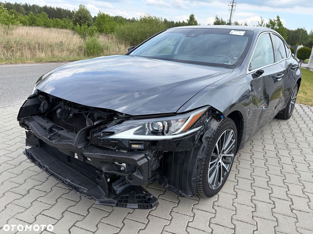 Lexus ES 300h - 12