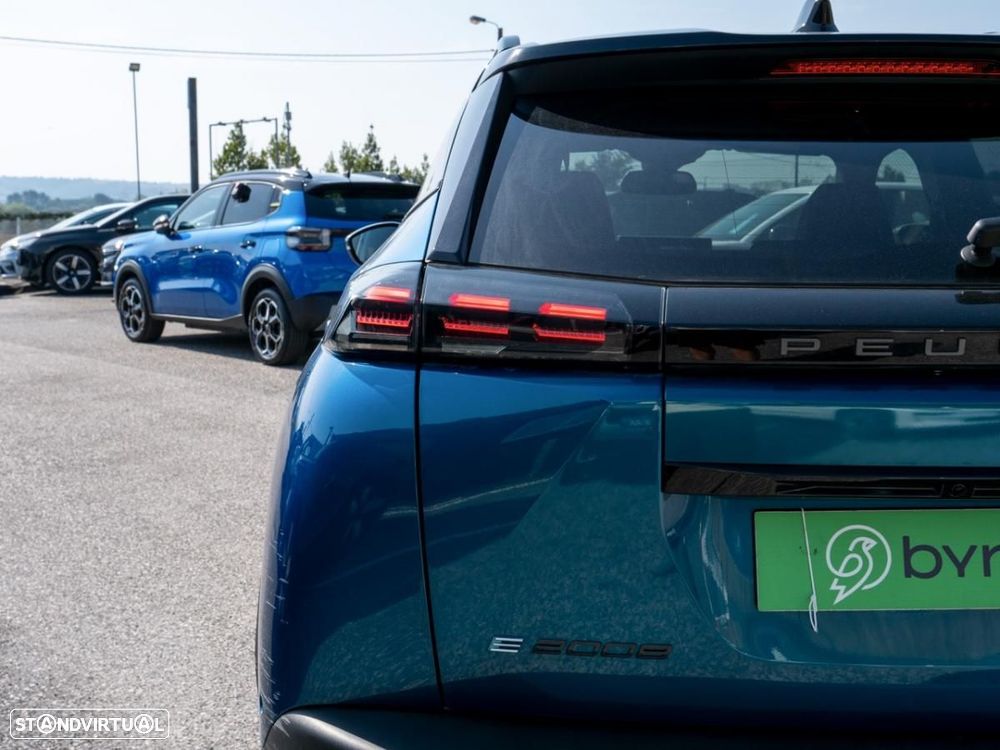 Peugeot e-2008 54 kWh GT - 12