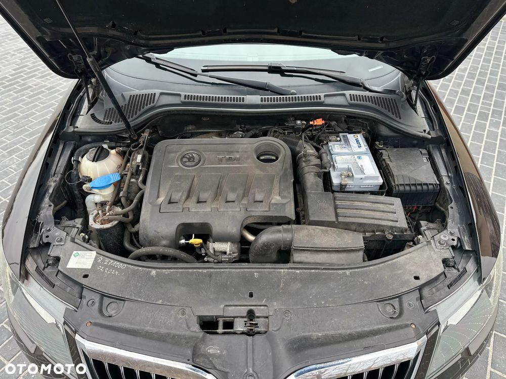 Skoda Superb 2.0 TDI Active DSG - 25