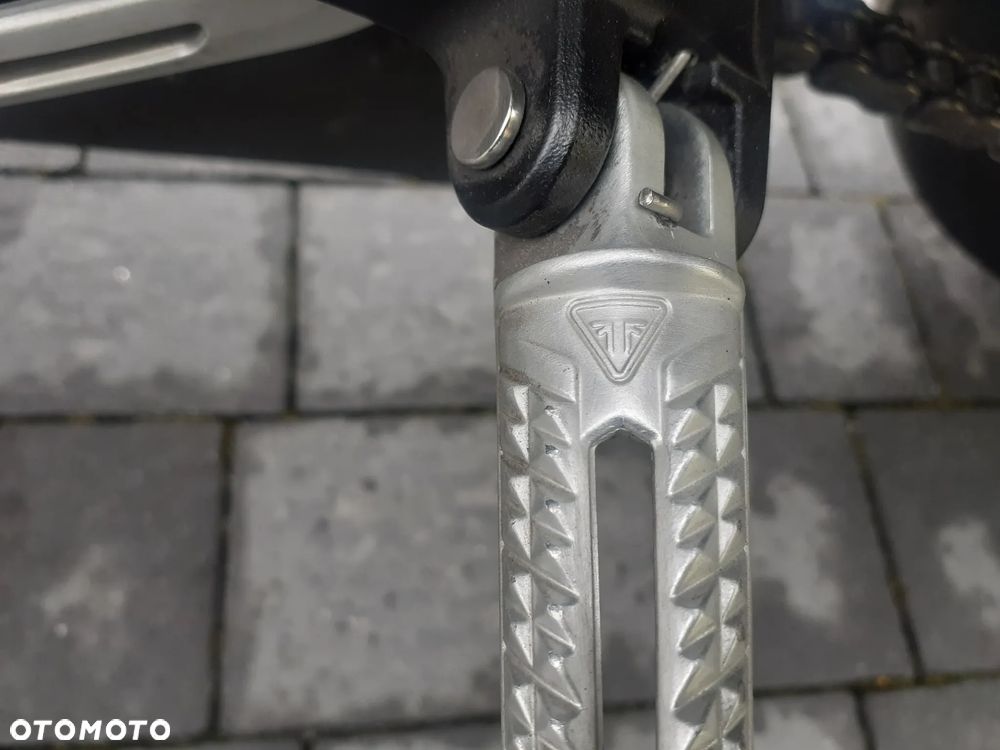 Triumph Street Triple - 26