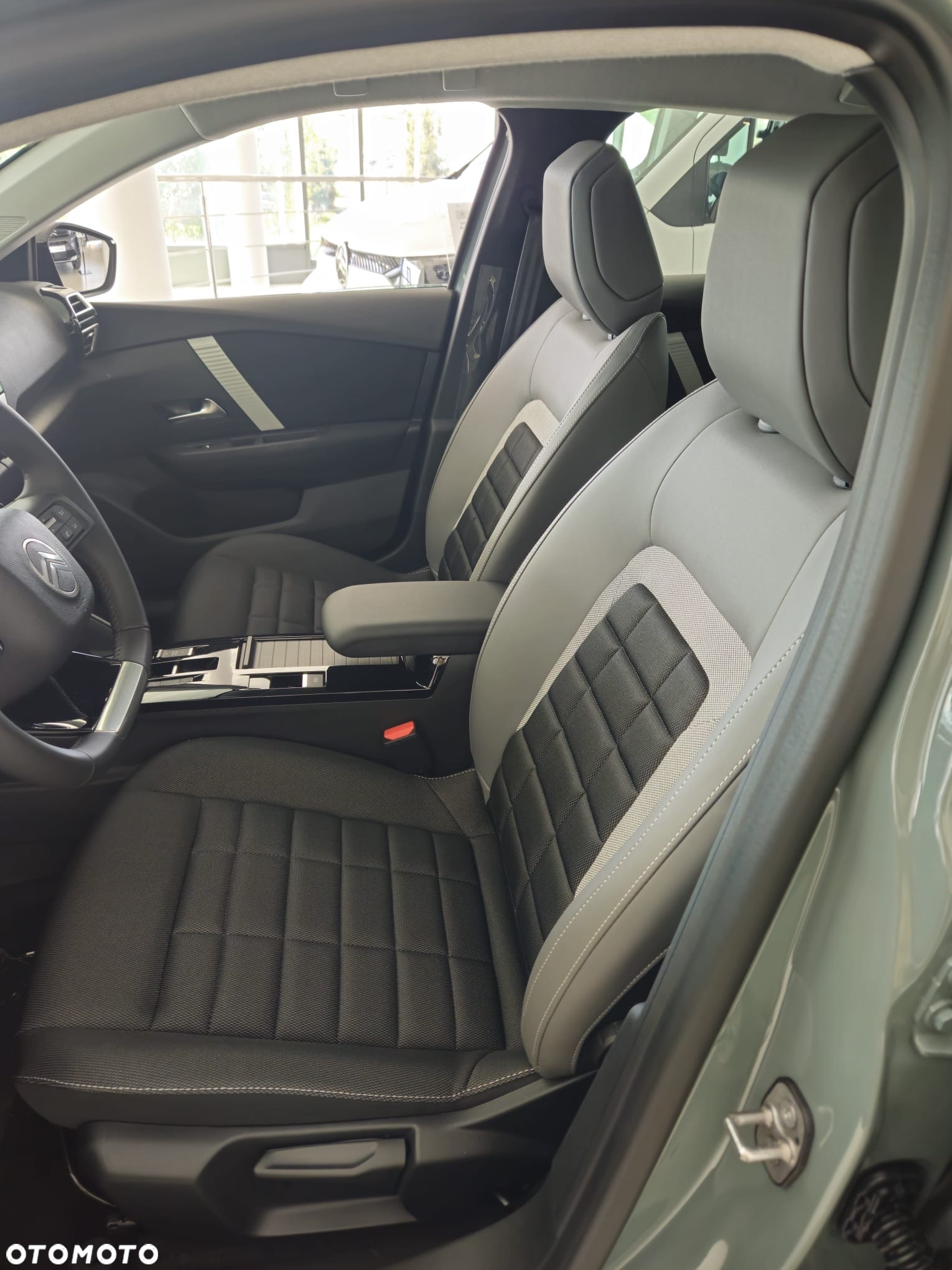 Citroën C4 1.2 PureTech Plus S&S EAT8 - 8