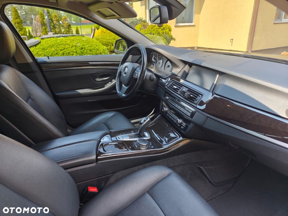 BMW Seria 5 528i xDrive - 6
