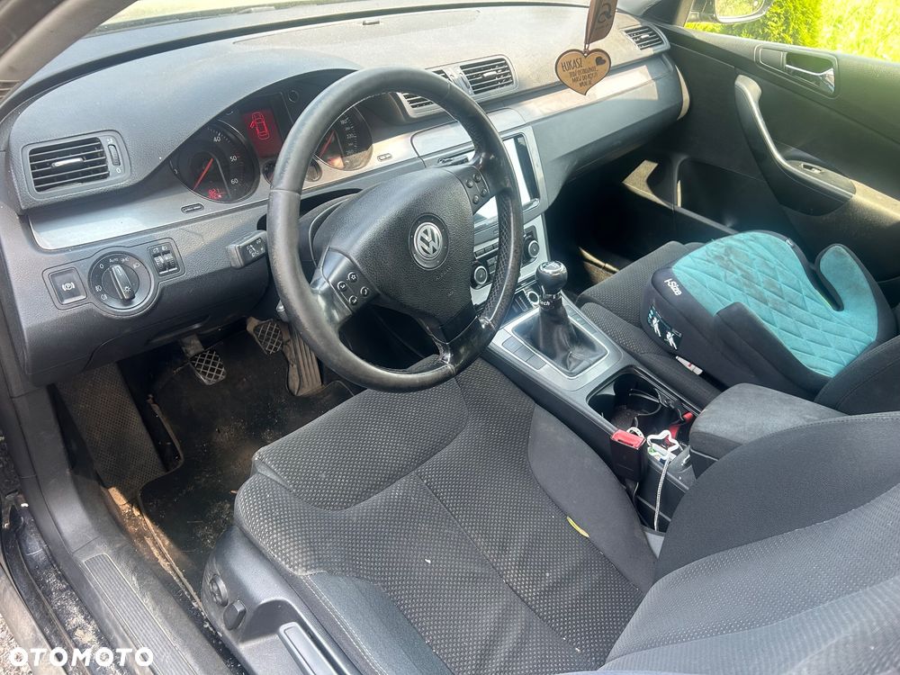 Volkswagen Passat 1.9 TDI DPF BlueMotion - 5