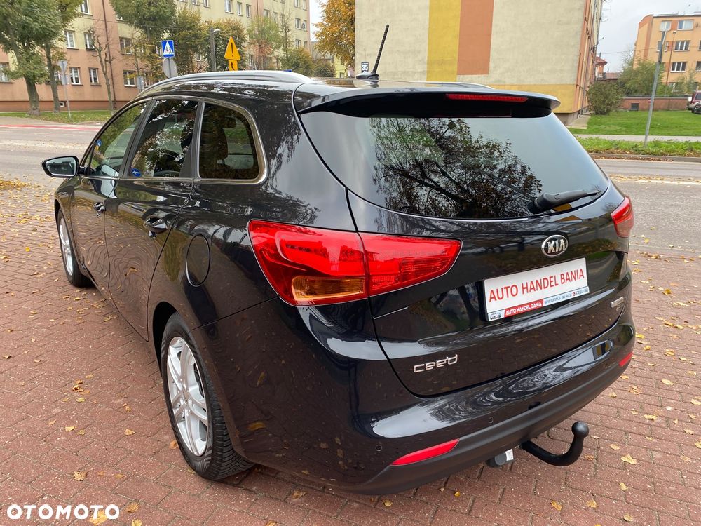 Kia Ceed 1.6 GDI Dream Team Edition - 29