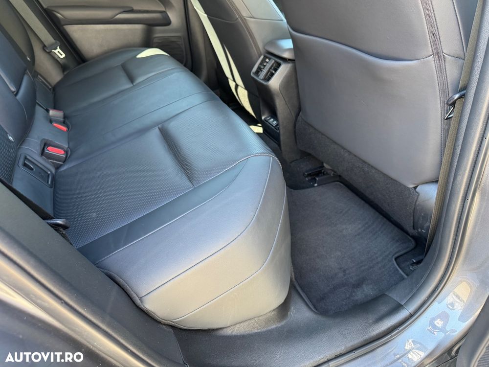 Lexus UX 300e Executive - 24
